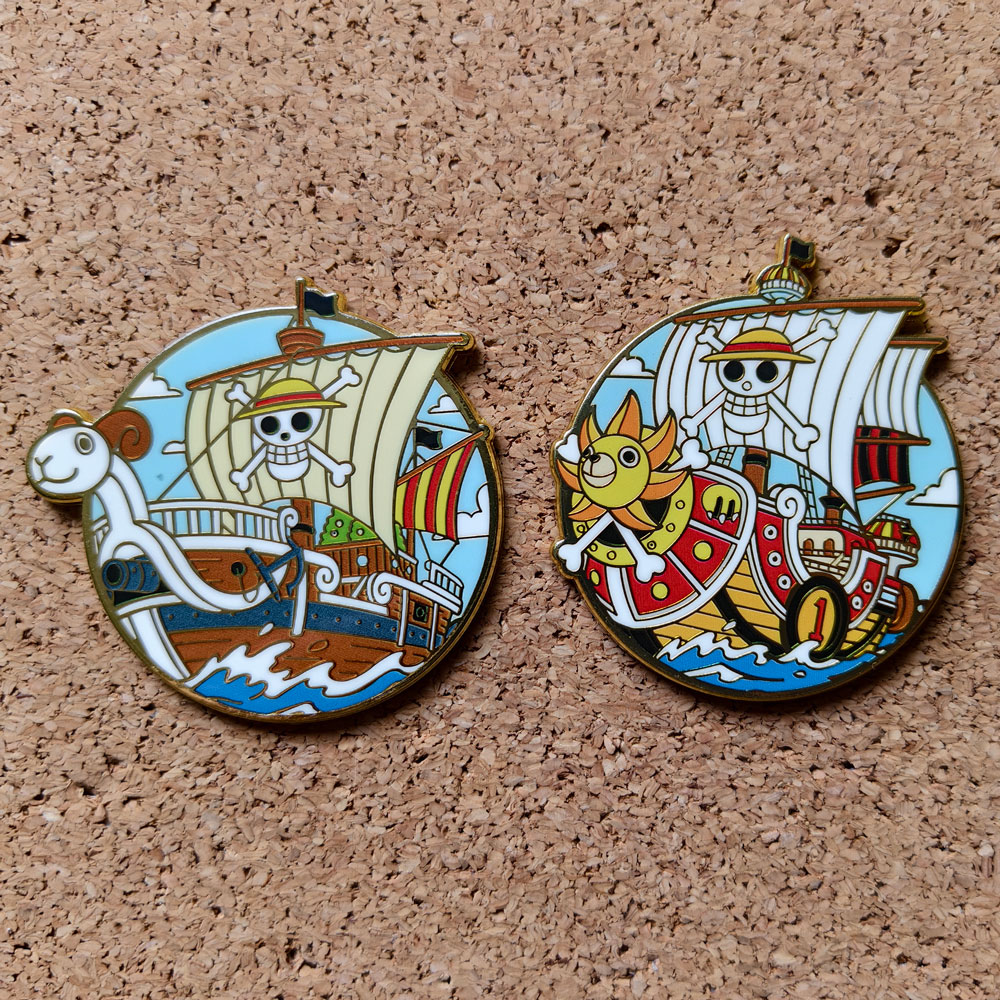 Tuxedo Lapel Pin - Piękna przypinka z twardą emalią w