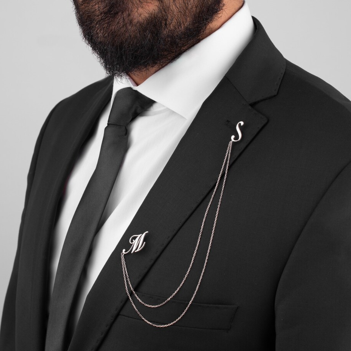 Spersonalizowana broszka z pod – Tuxedo Lapel Pin recenzja i cena